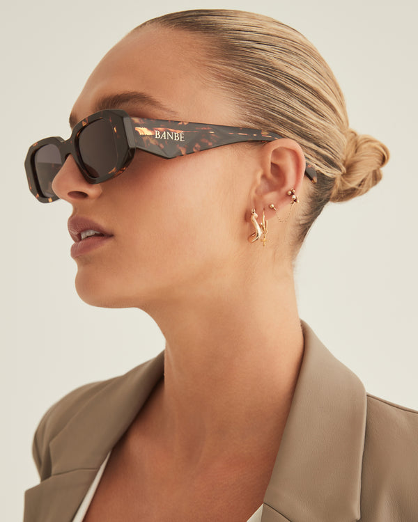 Banbe | The Nina Polarized Sunglasses | Amber Tort Jet